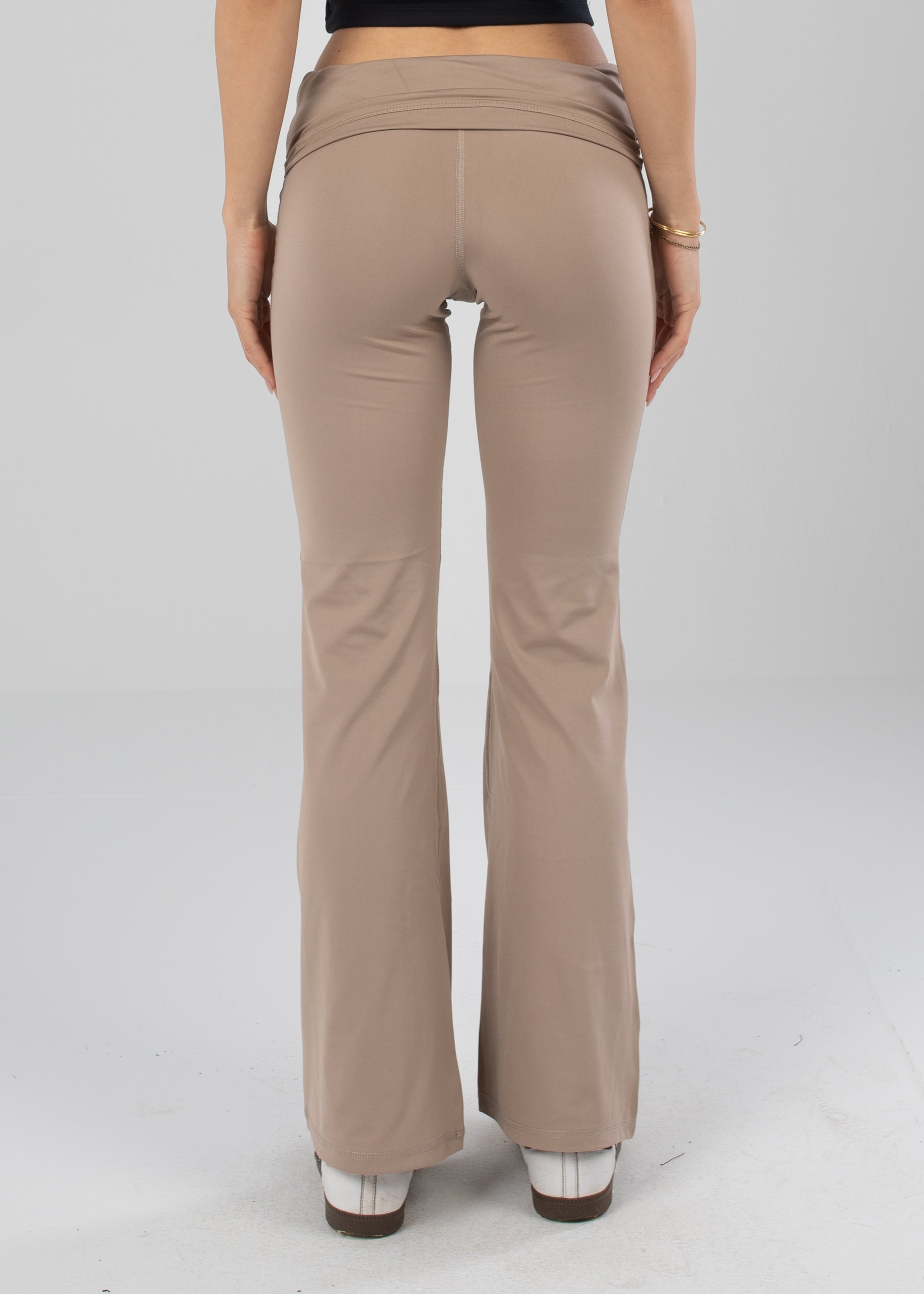 Brown (closest active match: Beige)